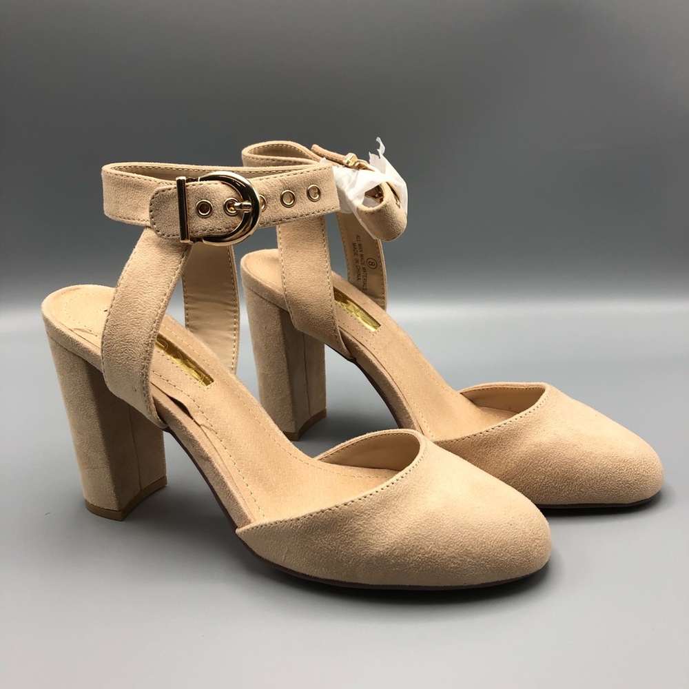 Closed toe chunky heels